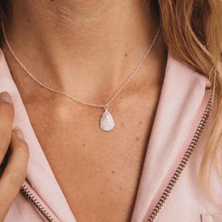 Asri Keyhole Necklace Fashion Hut Jewelry
