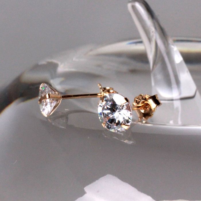 Pair of 14Kt Yellow Gold Clear Round CZ Stud Earrings