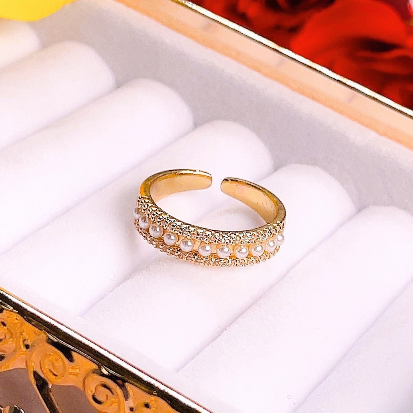 Sara Gold Pearl Ring - 18k Gold Plated Vintage Style Ring