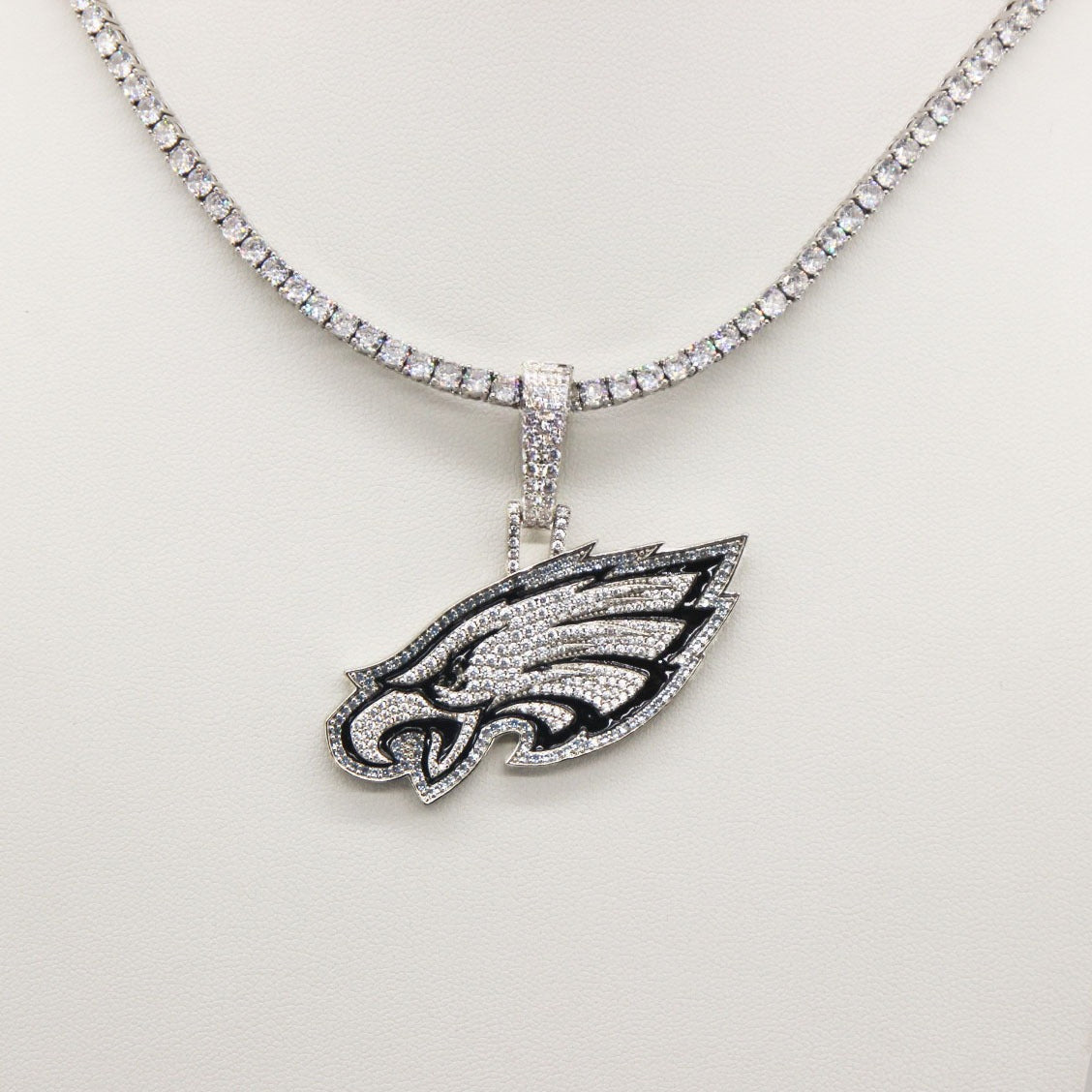 Philadelphia Emblem Pendant Necklace – Perfect Gift for Game Day Fans