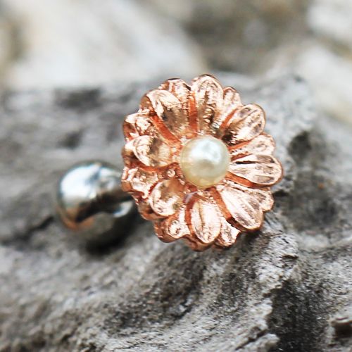 Rose Gold Sweat Pearl Daisy Cartilage Earring
