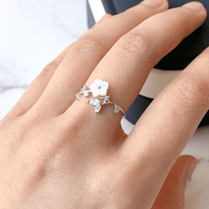 White Shell Flower Adjustable Ring | Fashion Hut Jewelry